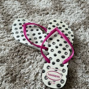 Havana’s flip flops in size 7/8 good condition